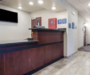 Photo 2 - Cobblestone Inn & Suites - Holdrege