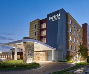 Photo 2 - Fairfield Inn & Suites by Marriott Chicago O'Hare