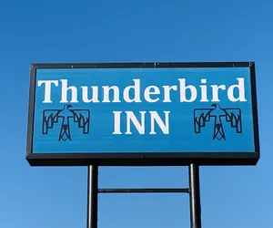 Photo 2 - Thunderbird Inn