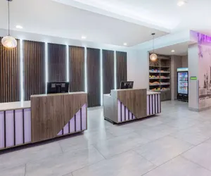 Photo 3 - La Quinta Inn & Suites by Wyndham Texas City I 45