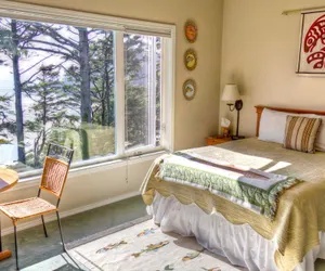 Photo 5 - Tyee Lodge Oceanfront B&B