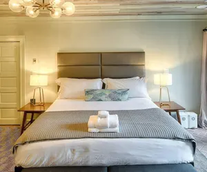 Photo 3 - The Present Hotel