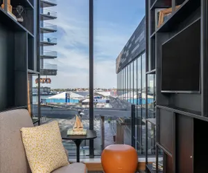 Photo 5 - Hyatt Place Boston/Seaport District