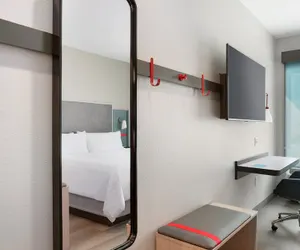 Photo 5 - avid hotel Boston Logan Airport - Revere by IHG