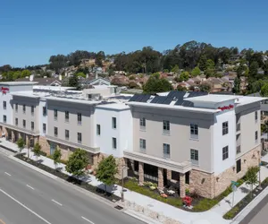 Photo 2 - Hampton Inn Santa Cruz West, CA