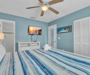 Photo 4 - 7 Doors Down 3 Bedroom Villa by RedAwning