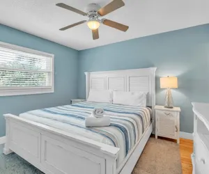 Photo 3 - 7 Doors Down 3 Bedroom Villa by RedAwning