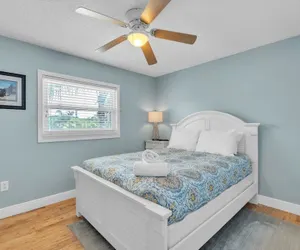 Photo 5 - 7 Doors Down 3 Bedroom Villa by RedAwning