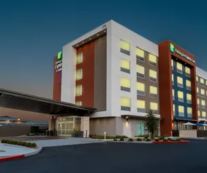 Photo 2 - Holiday Inn Express & Suites Las Vegas - E Tropicana by IHG