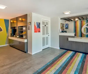Photo 4 - Motel 6 Louisville, KY - Airport - Fair Expo