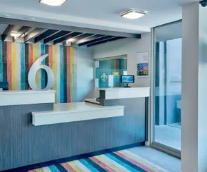 Photo 3 - Motel 6 Louisville, KY - Airport - Fair Expo