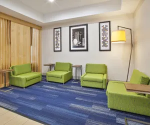 Photo 4 - Holiday Inn Express Hotel & Suites Niles, an IHG Hotel