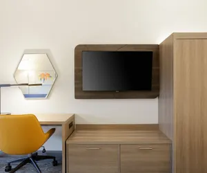 Photo 5 - Holiday Inn Express Newton by IHG