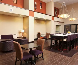 Photo 2 - Hampton Inn & Suites by Hilton Fargo Medical Center