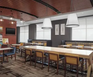 Photo 5 - Hampton Inn Portland Downtown - Waterfront