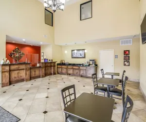 Photo 3 - Americas Best Value Inn & Suites Tomball