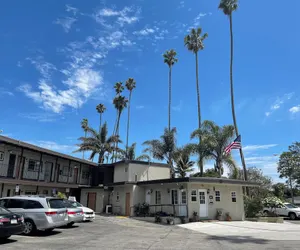 Photo 2 - Bayshore Inn Motel