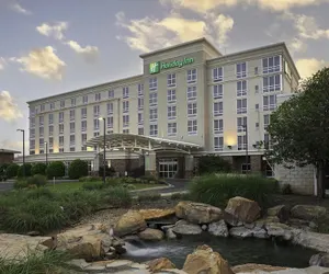 Photo 2 - Holiday Inn Ardmore I-35, an IHG Hotel