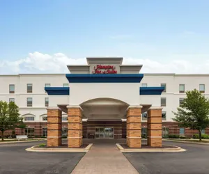 Photo 2 - Hampton Inn & Suites Saginaw