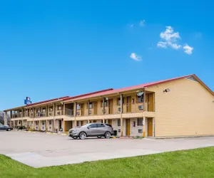 Photo 2 - Americas Best Value Inn Refugio