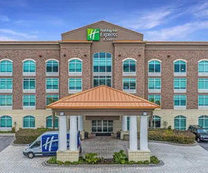 Photo 2 - Holiday Inn Express Hotel & Suites Charleston Arpt-Conv Ctr, an IHG Hotel