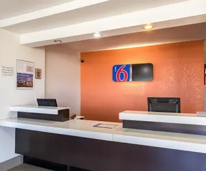 Photo 4 - Motel 6 Uvalde, TX