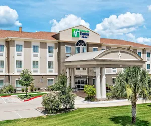 Photo 2 - Holiday Inn Express & Suites Cotulla, an IHG Hotel