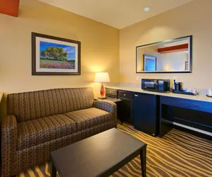 Photo 5 - Holiday Inn Express & Suites Cotulla, an IHG Hotel