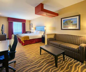 Photo 3 - Holiday Inn Express & Suites Cotulla, an IHG Hotel