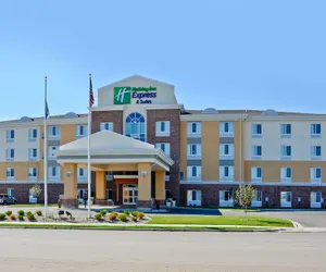 Photo 2 - Holiday Inn Express and Suites Williston, an IHG Hotel