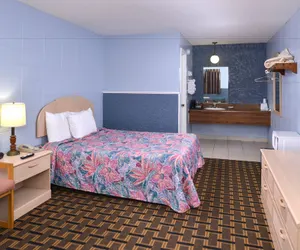 Photo 5 - Americas Best Value Inn & Suites Branson - Near the Strip