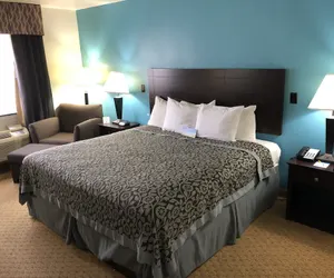 Photo 5 - Days Inn & Suites by Wyndham Conroe North