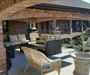 Photo 2 - Chalet Inn & Suites Centerport