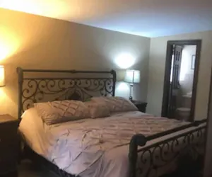 Photo 5 - Chalet Inn & Suites Centerport