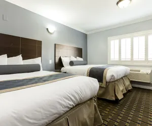 Photo 2 - Hollywood Palms Inn and Suites