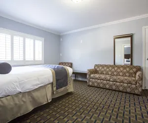 Photo 5 - Hollywood Palms Inn and Suites