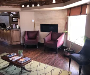 Photo 5 - Historian Inn