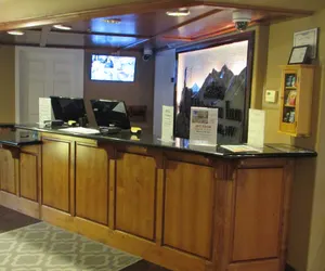 Photo 4 - Historian Inn