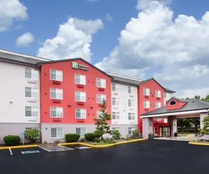 Photo 2 - Holiday Inn Express & Suites Lincoln City, an IHG Hotel