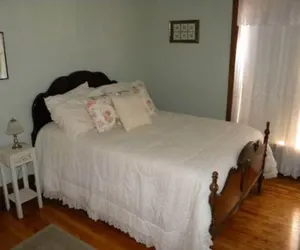 Photo 3 - The Decker House Bed & Breakfast