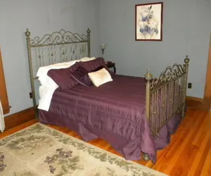 Photo 5 - The Decker House Bed & Breakfast