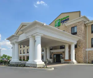 Photo 2 - Holiday Inn Express & Suites Greenfield, an IHG Hotel