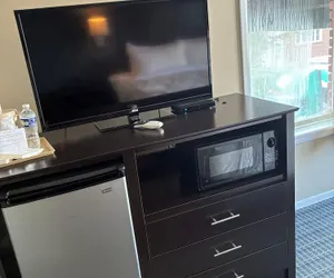 Photo 5 - Mainstay Inn