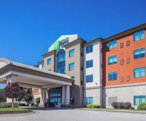 Photo 2 - Holiday Inn Express and Suites Kansas City Airport, an IHG Hotel