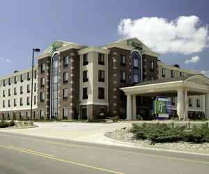 Photo 2 - Holiday Inn Express Hotel & Suites Marion Northeast, an IHG Hotel