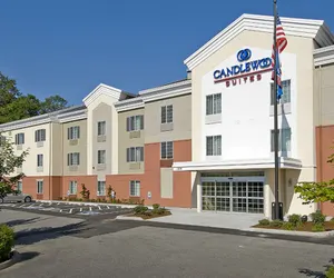 Photo 2 - Candlewood Suites Burlington South, an IHG Hotel