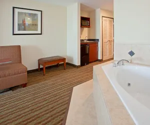 Photo 5 - Holiday Inn Austin North Round Rock by IHG