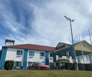 Photo 2 - Tropicana Inn and Suites