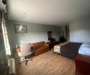 Photo 5 - Tropicana Inn and Suites