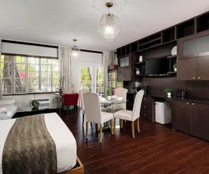 Photo 5 - Tradewinds Apartment Hotel